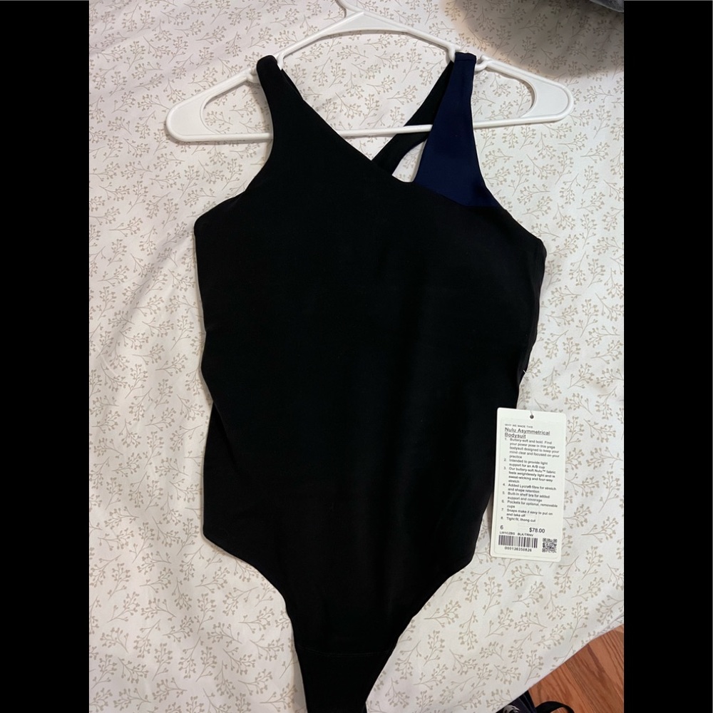 Lululemon body suit size 6 NWT